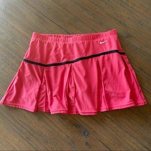 Nike size M salmon pink pleated athletic skort
